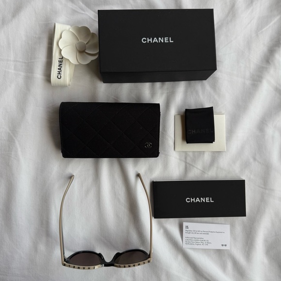 Chanel Ch5414-A C534/3 Brow Logo Sunglasses - Picture 2 of 8